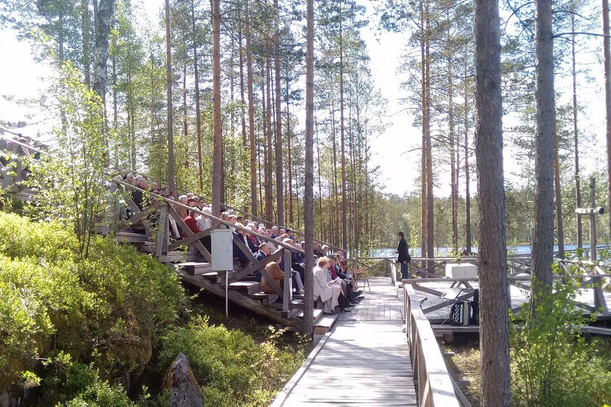 Luontokirkko kesällä